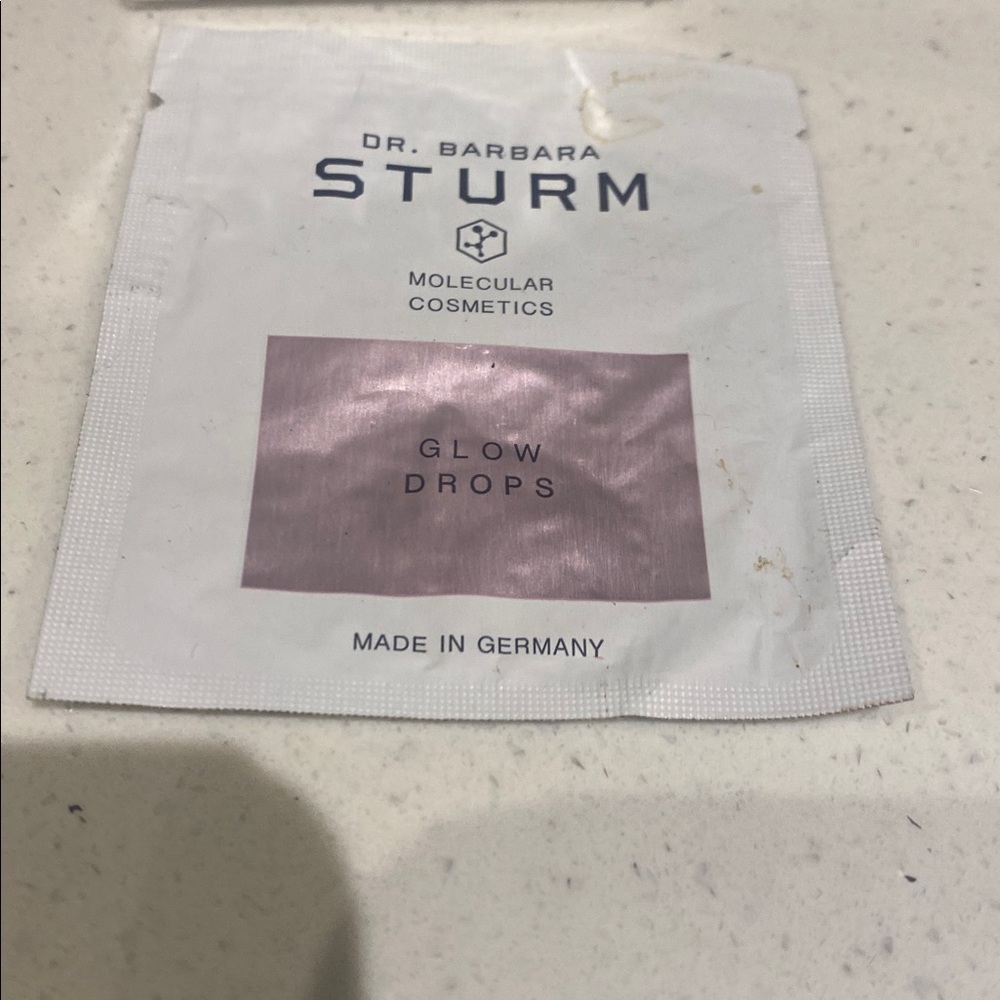 Dr. Barbara Sturm clarifying serum 30ml And Sample Glow Drops. - Picture 5 of 11